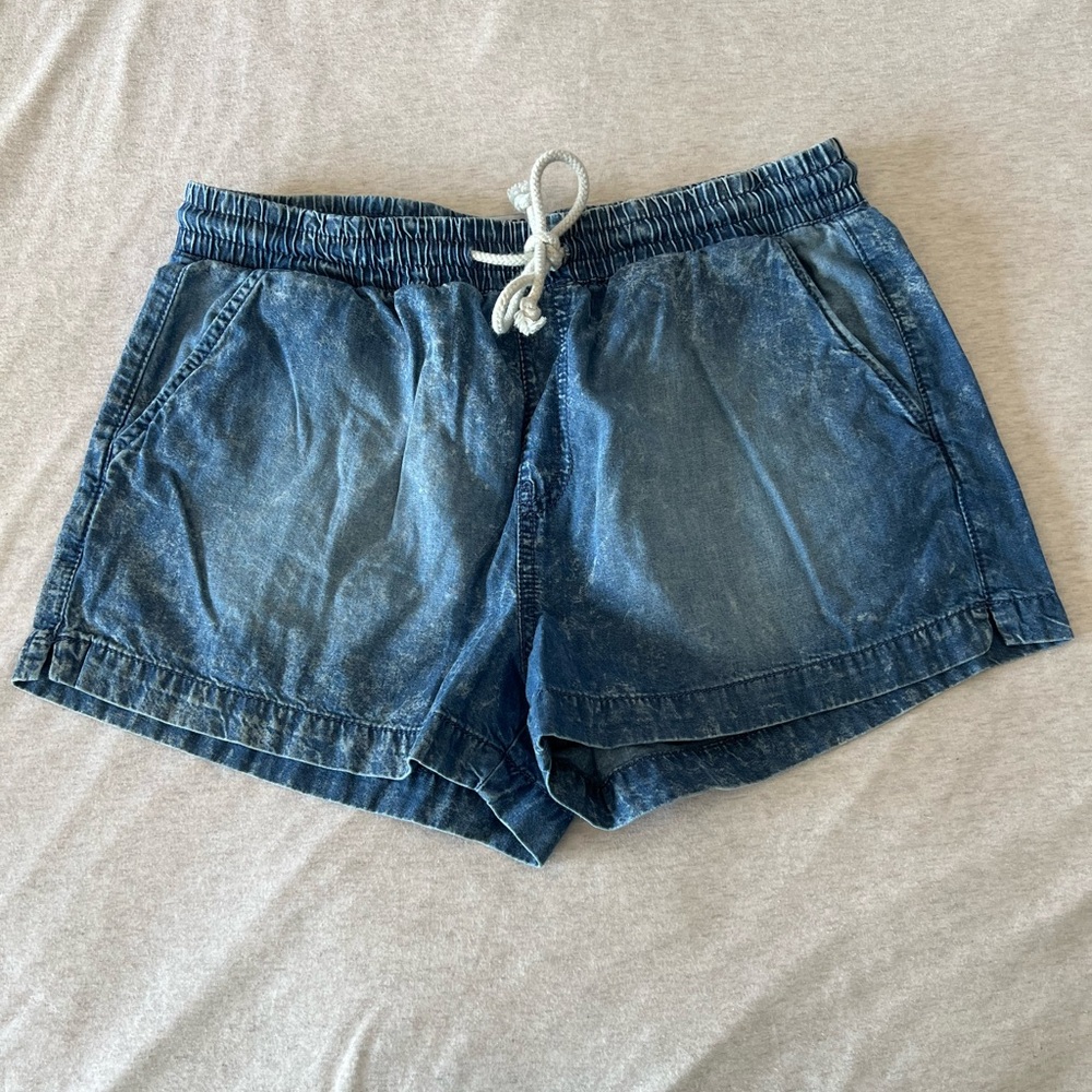 Celebrity Pink shorts
